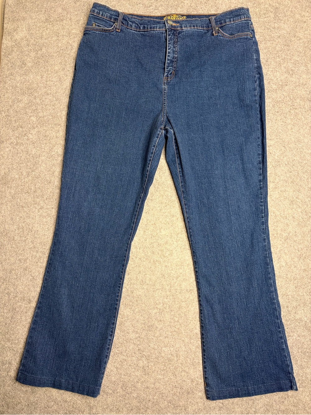 Women’s Bestow UM Denim Jeans in Dark Blue - straight leg